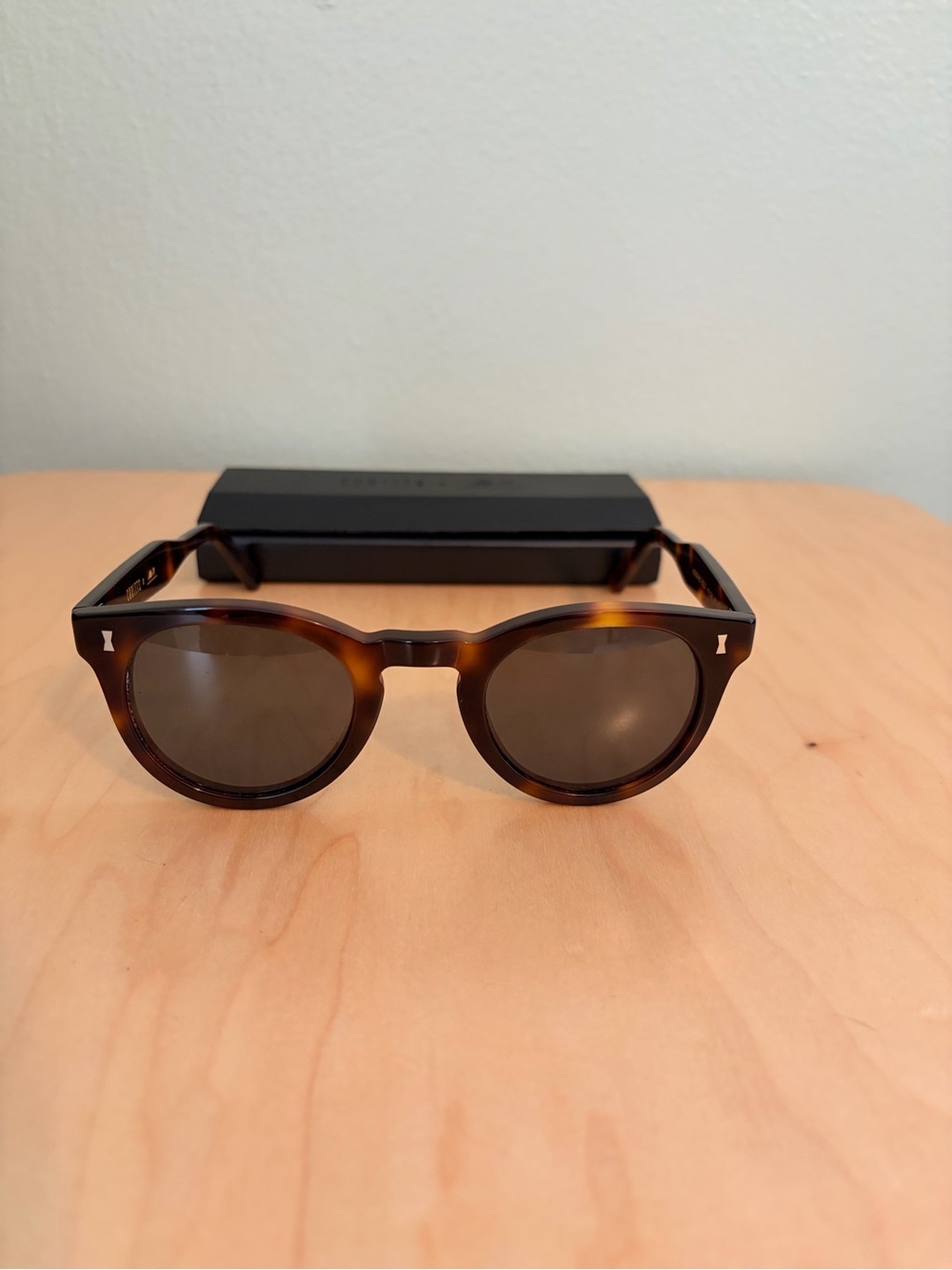 NWT Cubitts x Mr. P Round Tortoiseshell Sunglasses with Protective Case - Picture 2 of 9